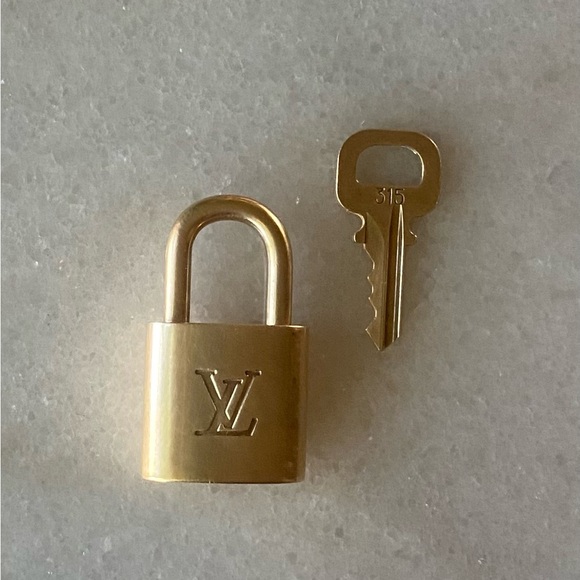 Louis Vuitton Lock with One Key #315 - Picture 8 of 11